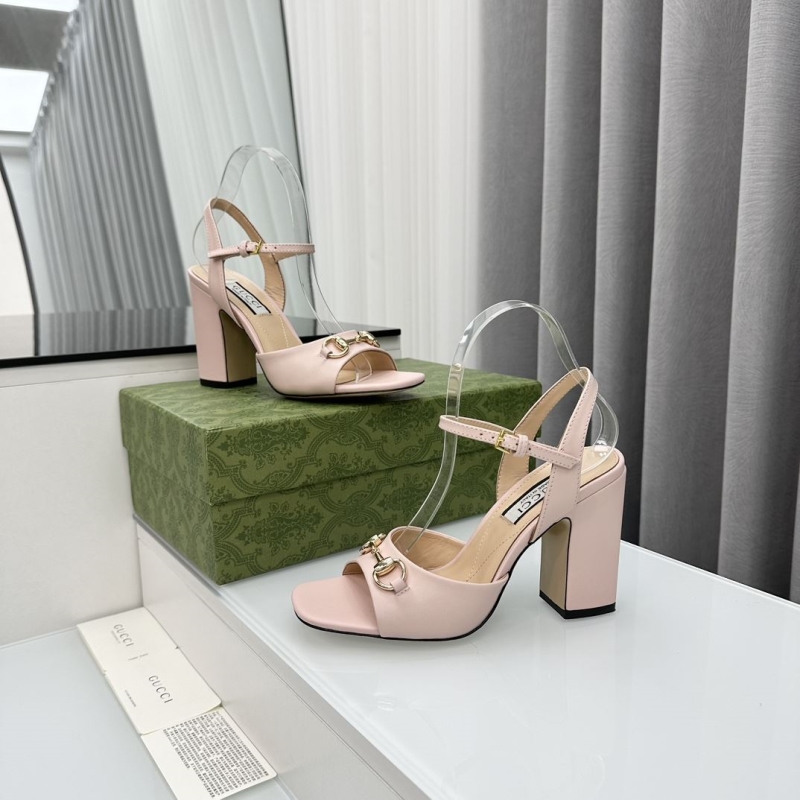 G*u*i high heels
